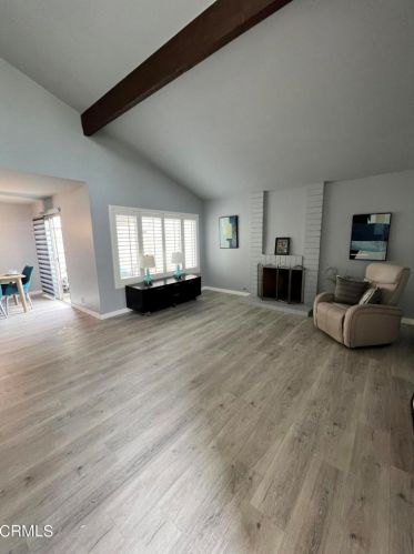 636 Holly Ave, Oxnard CA  93036-1931 exterior