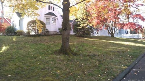 34 Gln Ave, Norwalk CT 06850-1835 exterior