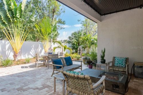 3017 Ballast Point Blvd, Tampa FL 33611-3902 exterior