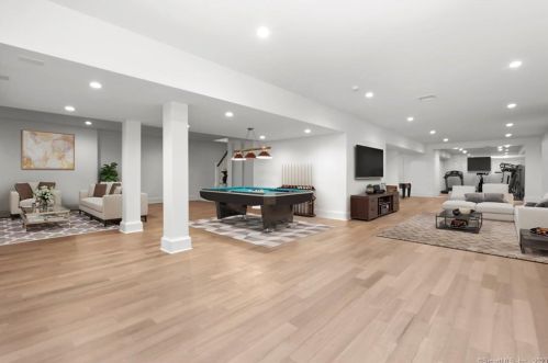 31 Baldwin Farms, Greenwich CT 06831-3307 exterior