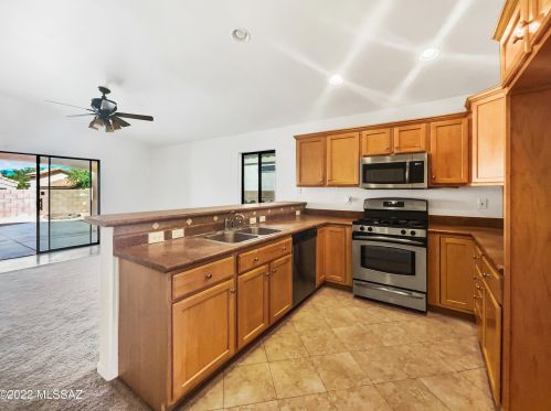 10451 Oakbrook St, Tucson AZ  85747-5965 exterior