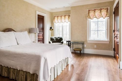 26 Day Rd, Armonk NY 10504-2408 exterior