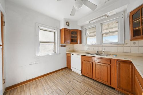 9540 Lowe Ave, Chicago IL 60628-7435 exterior