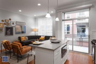 1241 Jackson Blvd, Chicago IL  60607-2813 exterior