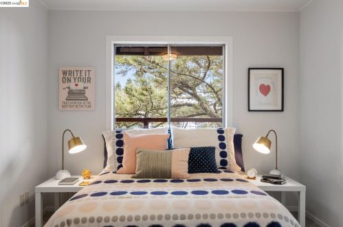 1404 Smt Rd, Berkeley CA 94708-2215 exterior