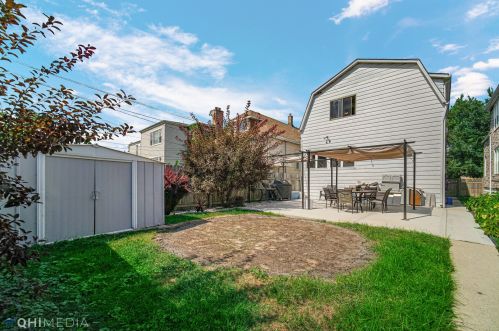 5725 Giddings St, Chicago IL 60630-2930 exterior