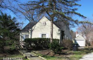 2010 Hawthorne Ln, Evanston, IL 60201-3002