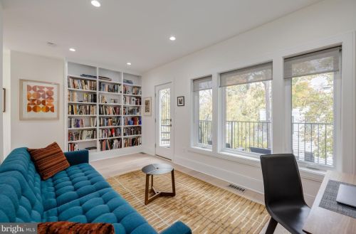 1818 37th St, Washington DC  20007-2238 exterior