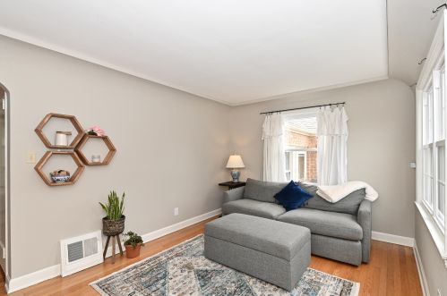 8088 Potomac Ave, Milwaukee, WI 53218-4561