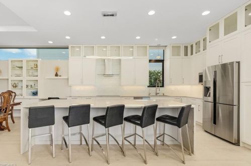 601 91 Ave, Naples FL 34108-2426 exterior