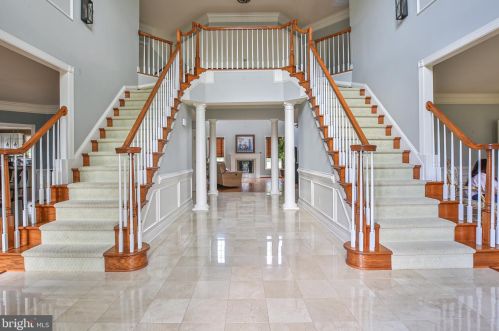 17674 Tobermory Pl, Leesburg VA  20175-7052 exterior