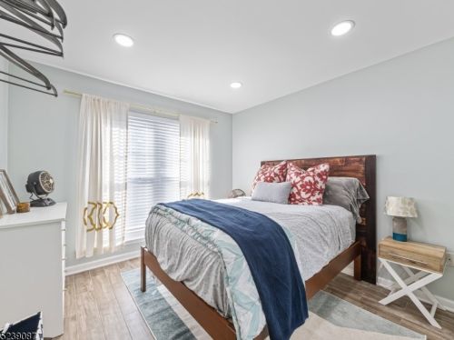 31 Howard Ct, Newark NJ  07103-3455 exterior