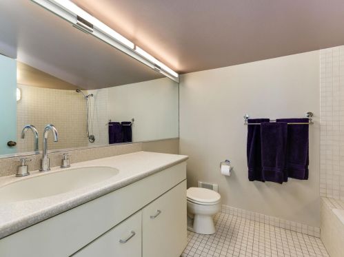 2107 Magnolia Ave, Chicago IL 60614-4011 exterior