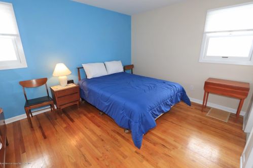 21 Dover Ave, Lavallette NJ 08735-2704 exterior