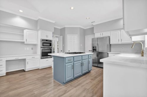 3326 Redwood Lake Dr, Humble TX exterior