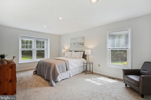 1006 Farm Haven Dr, Rockville MD 20852-4244 exterior