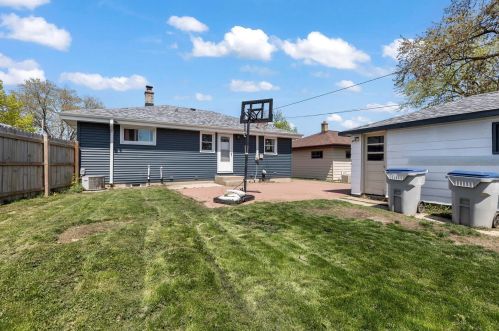 1547 Holmes Ave, Milwaukee WI  53221-3544 exterior