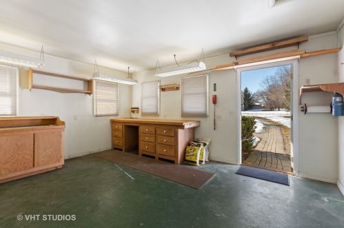 1080 Butler Dr, Bull Valley IL 60014-6927 exterior