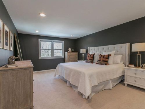 19 Quinnehtuk Rd, Springfield MA 01106-2911 exterior