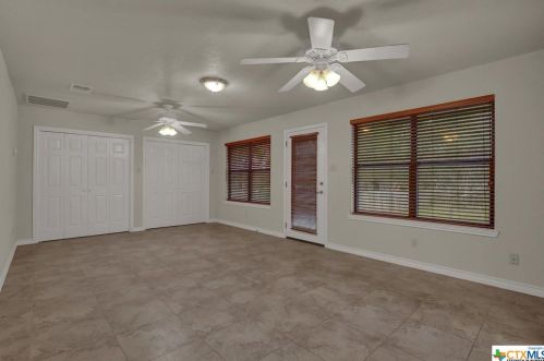 9335 Gloxinia Dr, San Antonio TX 78266-2530 exterior