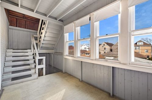 4339 Sacramento, Chicago IL 60655-2121 exterior