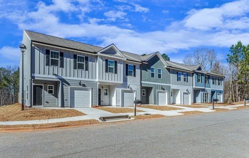 5071 Lower Elm St, Atlanta GA 30349-1678 exterior