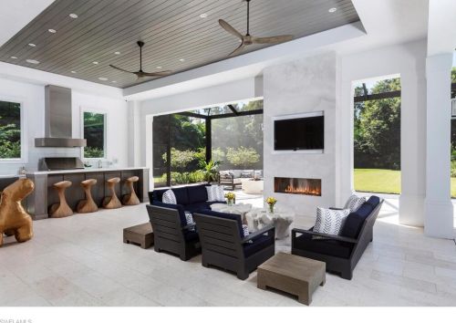 114 St, Naples FL 34108-2921 exterior