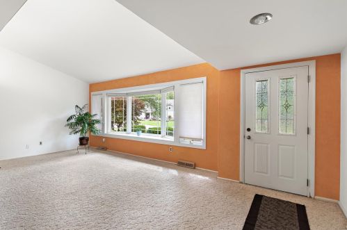 1306 Fawnvalley Dr, Saint Louis MO 63131-3921 exterior