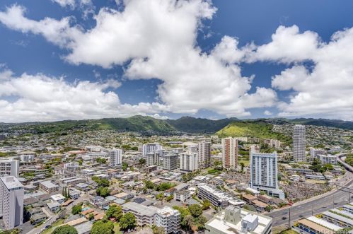 2525 Date St, Honolulu HI  96826-5437 exterior