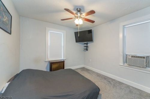 494 13 St, Newark NJ 07107-1105 exterior