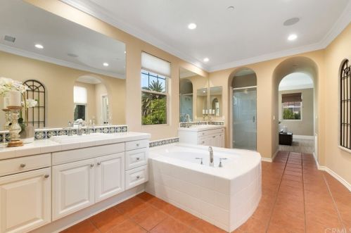 10723 Plumas Way, Tustin CA  92782-4305 exterior