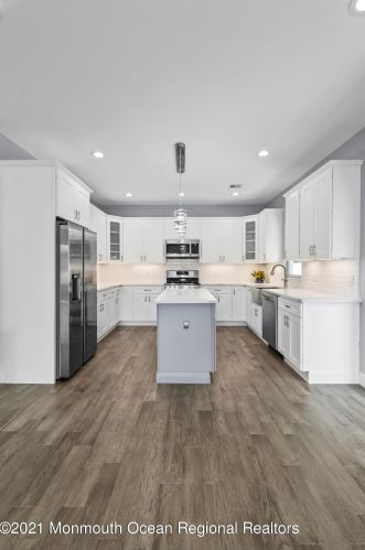 28 Twain Ave, Old Bridge NJ  08857-2110 exterior