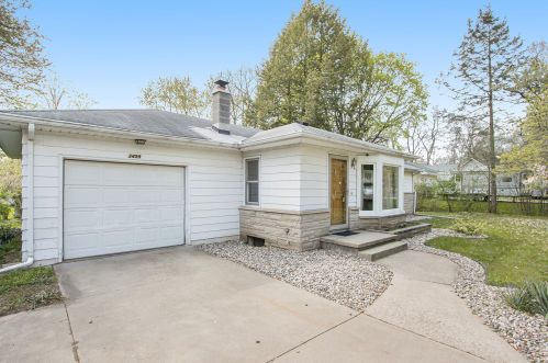 3499 26th St, Kalamazoo, MI 49048-9259