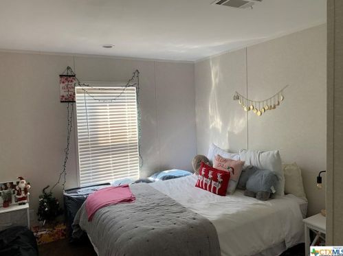 676 Henderson Dr, Spring Branch TX 78070-4032 exterior