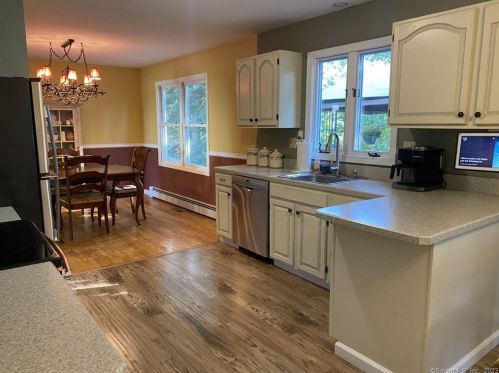 38 Nicole Dr, Milford CT 06460-6969 exterior