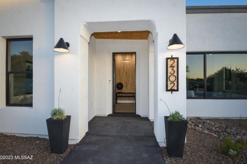 2302 5th St, Tucson AZ  85719-5209 exterior