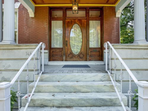 3646 Flora Ave, Saint Louis, MO 63110-3204