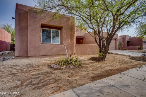 5501 Cottonmouth St, Tucson, AZ 85742-8322