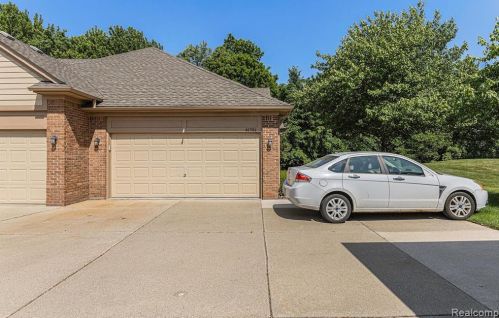 46506 Country Ln, Macomb Township, MI 48044-3350