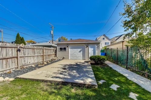 2623 Monticello Ave, Chicago IL 60618-5321 exterior