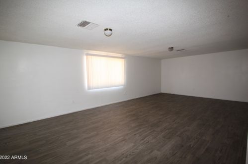 2202 73 Ave, Phoenix AZ 85033-1325 exterior