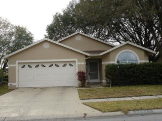 28217 Tanglewood Dr, Zephyrhills, FL 33543-5325