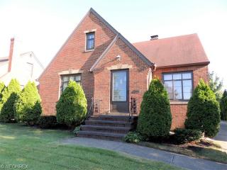 6209 Southington Dr, Cleveland OH  44129-5140 exterior