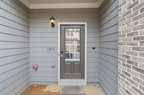 2923 Ashlyn Pointe Dr, Atlanta, GA 30340-2270