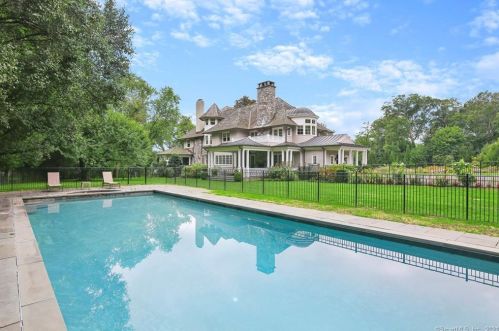 21 Grv Ln, Greenwich CT 06831-5317 exterior