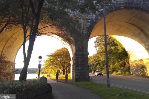 769 24 St, Philadelphia PA 19130-2539 exterior