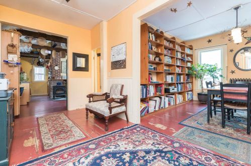 23 Hl St, Dover NH 03820-3111 exterior