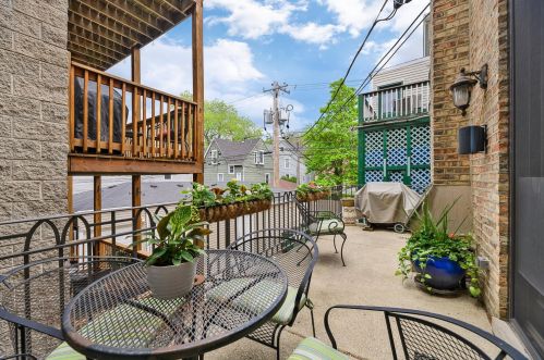 1048 Barry Ave, Chicago IL 60634-4610 exterior