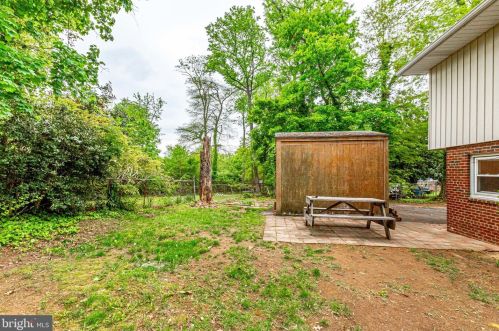 4301 Laurel Rd, Alexandria VA 22309-2520 exterior