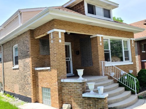 3441 65th Pl, Chicago, IL 60629-3401